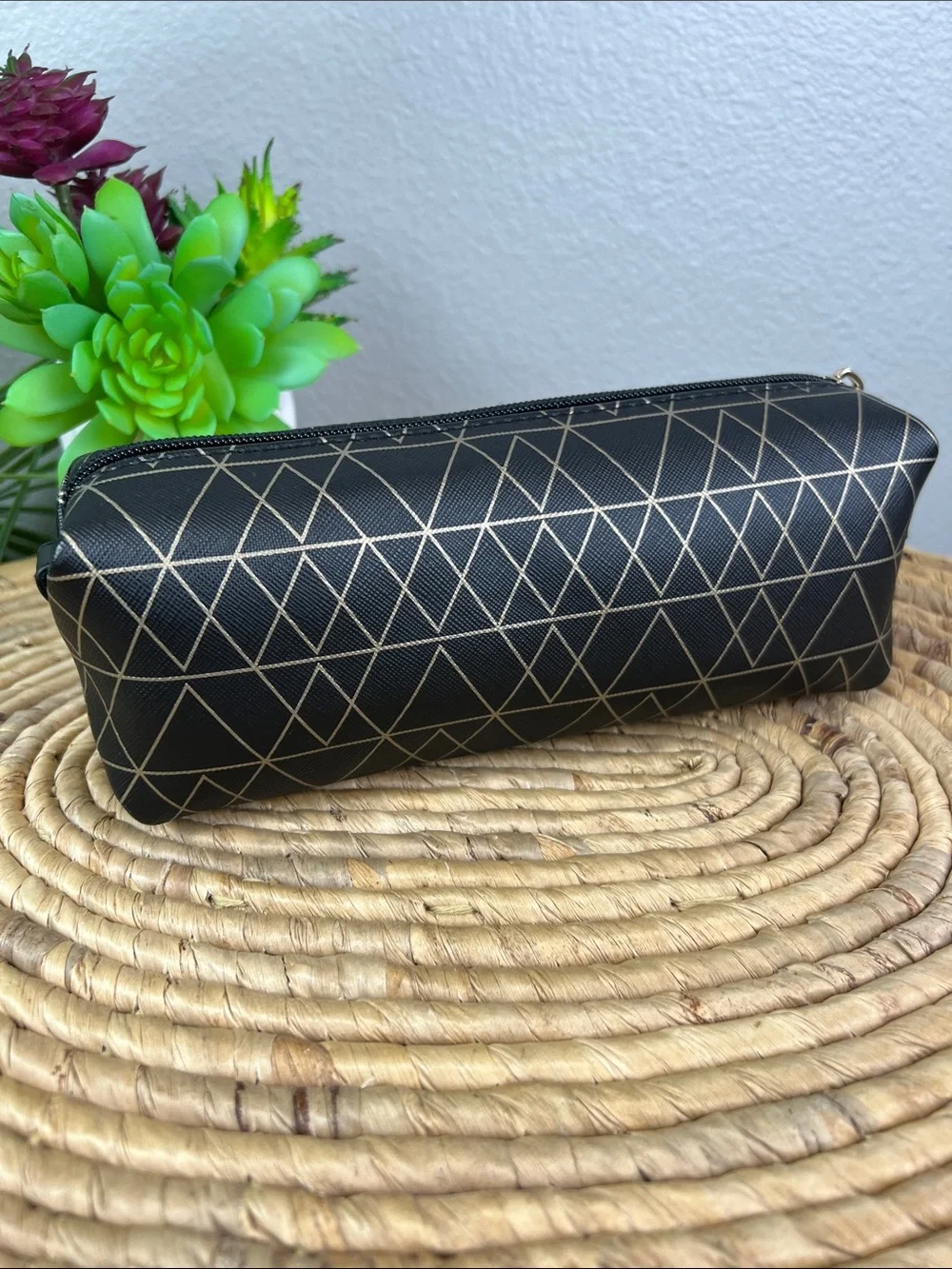 NEW Stella & Dot Black Cosmetic Pouch with Gold Geometric Design Slim Pouf